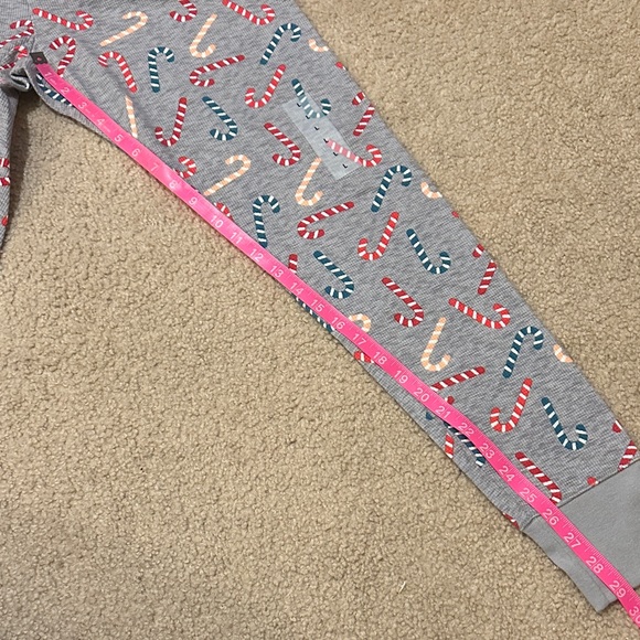 Old Navy Gray Candy Cane Print Thermal Holiday Sleep Leggings Christmas Pajamas - Picture 10 of 12